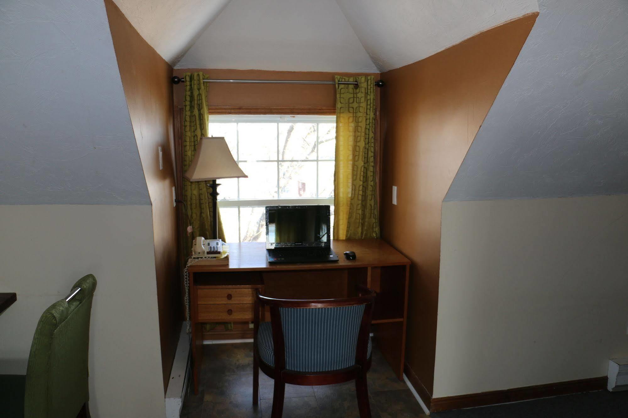 Midtown Motel & Suites Moncton Esterno foto