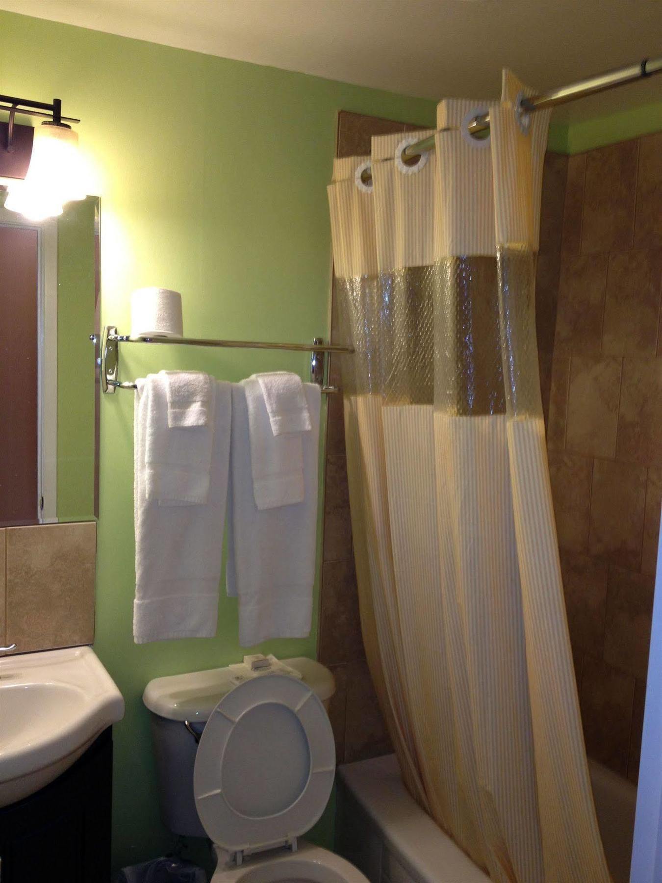Midtown Motel & Suites Moncton Esterno foto