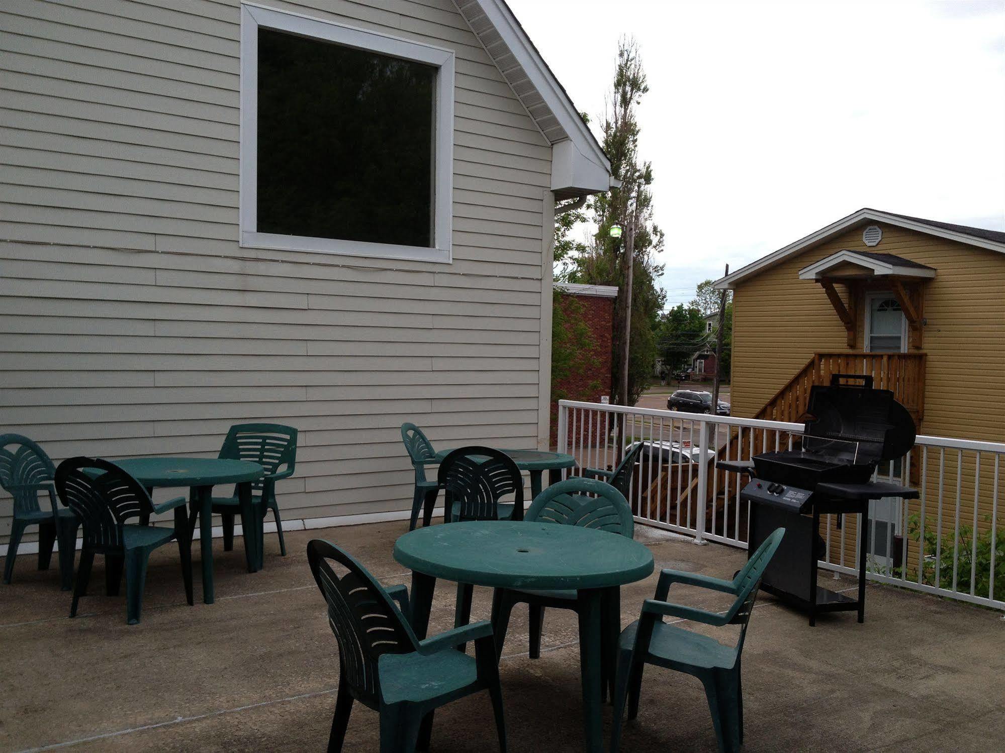 Midtown Motel & Suites Moncton Esterno foto