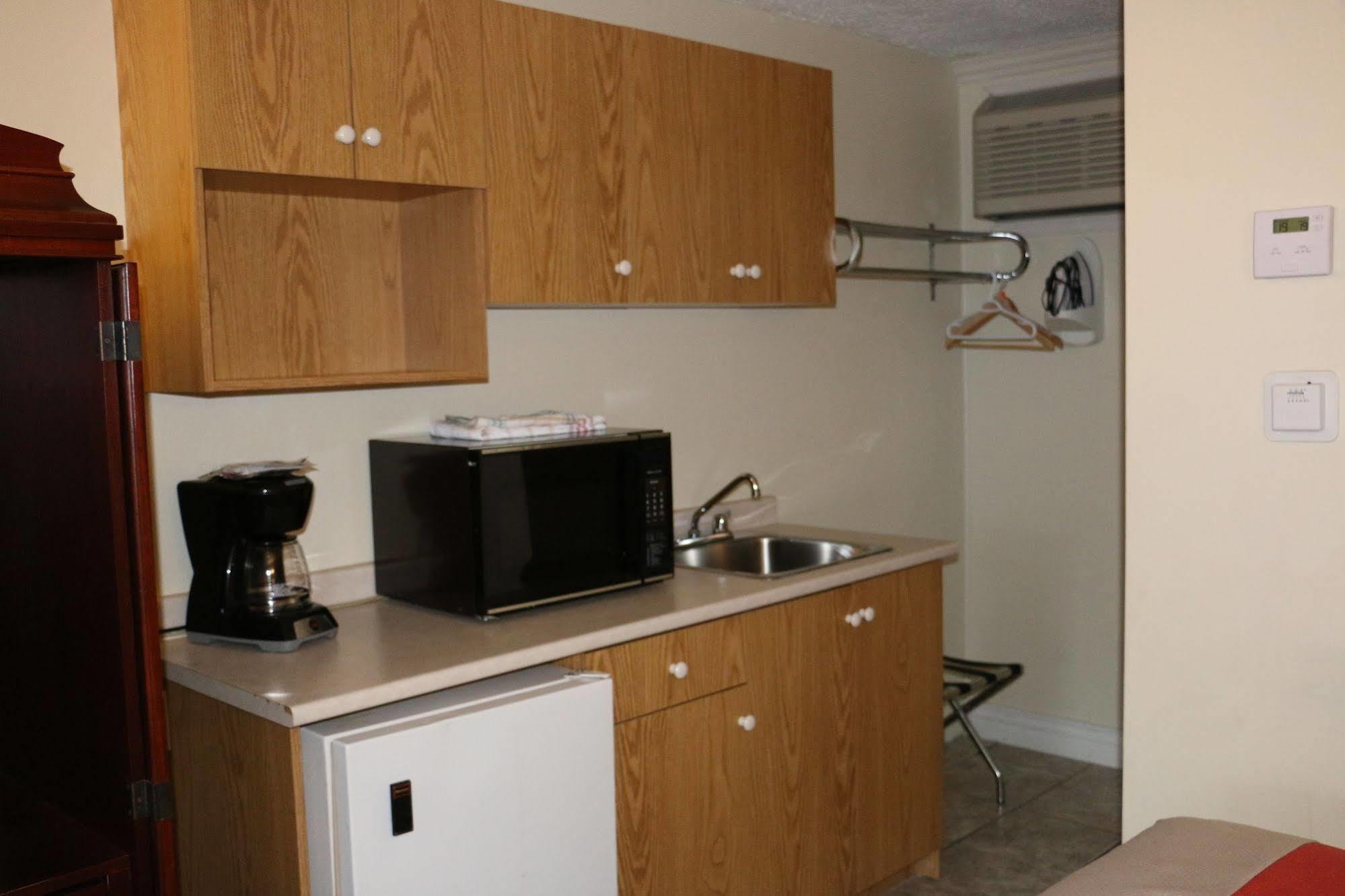 Midtown Motel & Suites Moncton Esterno foto