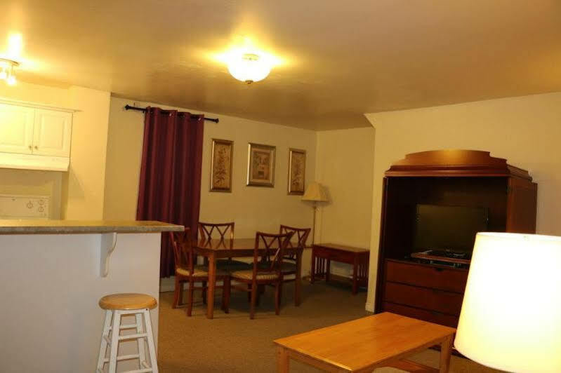 Midtown Motel & Suites Moncton Esterno foto